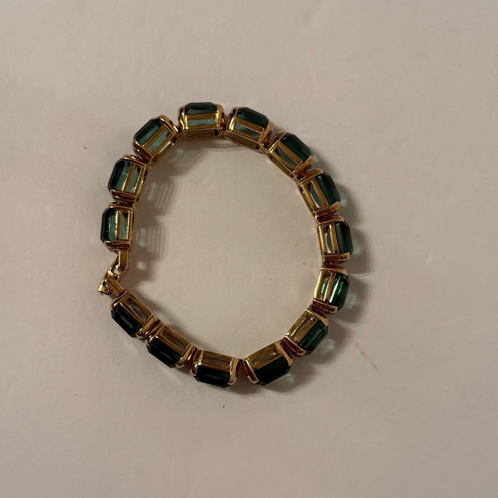 MONET BRACELET GREEN FACETED GLASS GOLD TONE SETTING 7.5” STUNNING - Picture 12 of 13